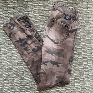 Heartless Skinny Jeans in Camo